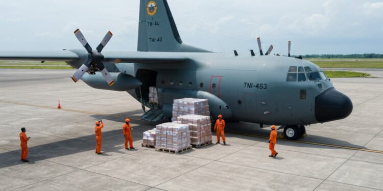 Solidaritas Sulawesi Selatan: 30 Ton Bantuan Kemanusiaan Tiba untuk Korban Gempa NTT Solidaritas Sulawesi Selatan: 30 Ton Bantuan Kemanusiaan Tiba untuk Korban Gempa NTT - Featured