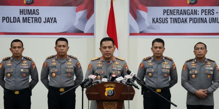 Polda Metro Jaya Luruskan Isu: Suparyono alias Botok Tidak Ditangkap, Hanya Urus Izin Unjuk Rasa Polda Metro Jaya Luruskan Isu: Suparyono alias Botok Tidak Ditangkap, Hanya Urus Izin Unjuk Rasa - Featured
