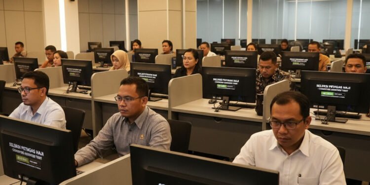 Rekrutmen Petugas Haji 2026: 75 Ribu Pelamar Bersaing Ketat Lewat Seleksi CAT Rekrutmen Petugas Haji 2026: 75 Ribu Pelamar Bersaing Ketat Lewat Seleksi CAT - Featured