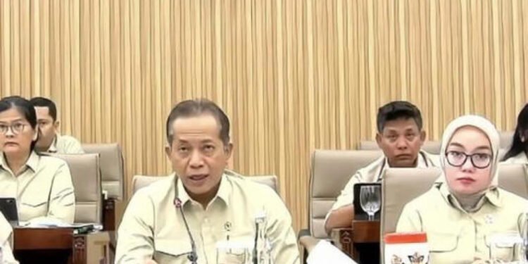 Kopdes Merah Putih “Cicil” Sebelum Beroperasi, Menkop Ferry Juliantono Ditekan DPR Kopdes Merah Putih “Cicil” Sebelum Beroperasi, Menkop Ferry Juliantono Ditekan DPR - Featured